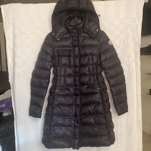 Women’s winter moncler jacket, black size 2, easy to wash nice soft warm casual